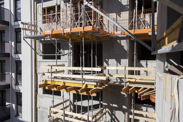 von_fliegenden_waenden_spruehenden_funken_st_gotthard_baustelle_baufortschritt