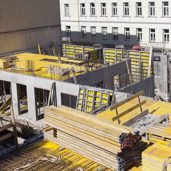 v_for_advancing_the_blend_construction_progress