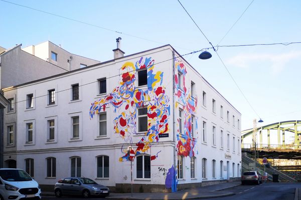 rosina_brick_vienna_art_week_2023_inciting_passion_bestandsgebaeude_festivalzentrale_graffiti