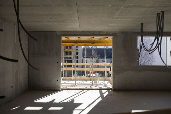 von_fliegenden_waenden_spruehenden_funken_st_gotthard_baustelle_baufortschritt