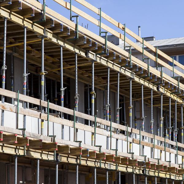 v_for_advancing_the_blend_construction_progress