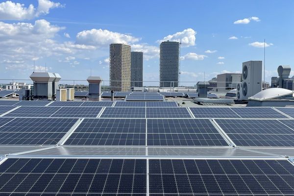 full_solar_ahead_dock_27_photovoltaic_system