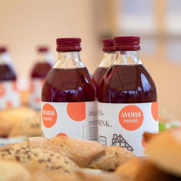 ein_grundstein_fuer_stadt_land_kuss_grundsteinlegung_feier