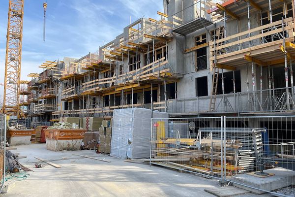 von_fliegenden_waenden_spruehenden_funken_st_gotthard_baustelle_baufortschritt