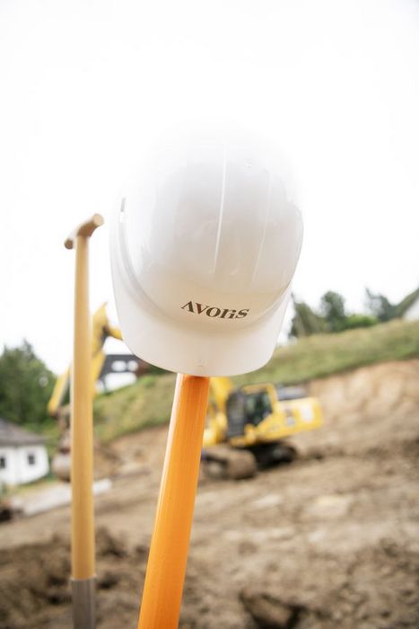 ready_your_shovels_at_wienerwald_view_building_coming_home