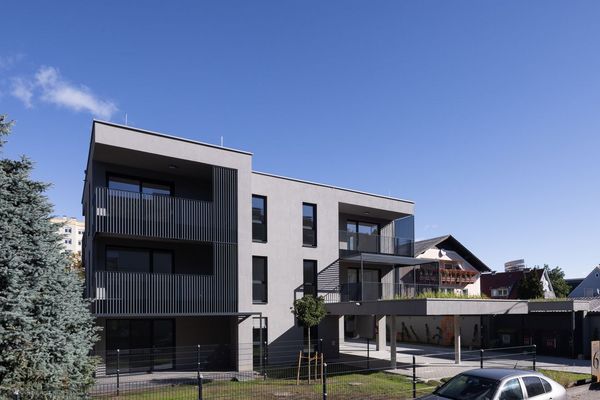 key_moment_city_country_kisses_completion