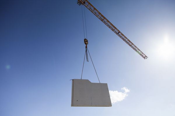 von_fliegenden_waenden_spruehenden_funken_st_gotthard_baustelle_baufortschritt