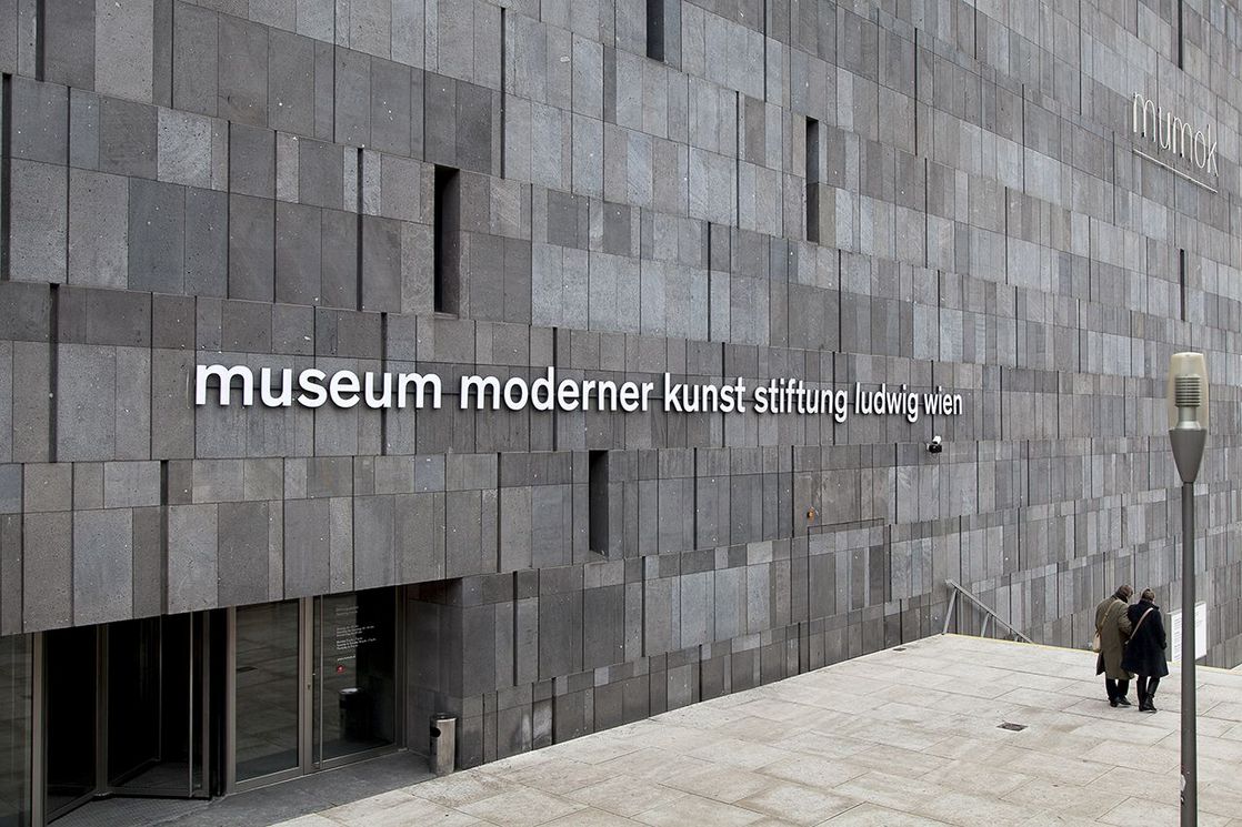 die_suesse_des_seins_burggasse_umgebung_mumok_museum_museumsquartier_mq