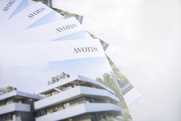 hoch_die_spaten_in_der_1_reihe_wienerwald_spatenstich