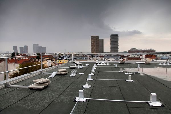 volle_sonnen_energie_voraus_dock_27_photovoltaik_anlage_aufbau_baufortschritt