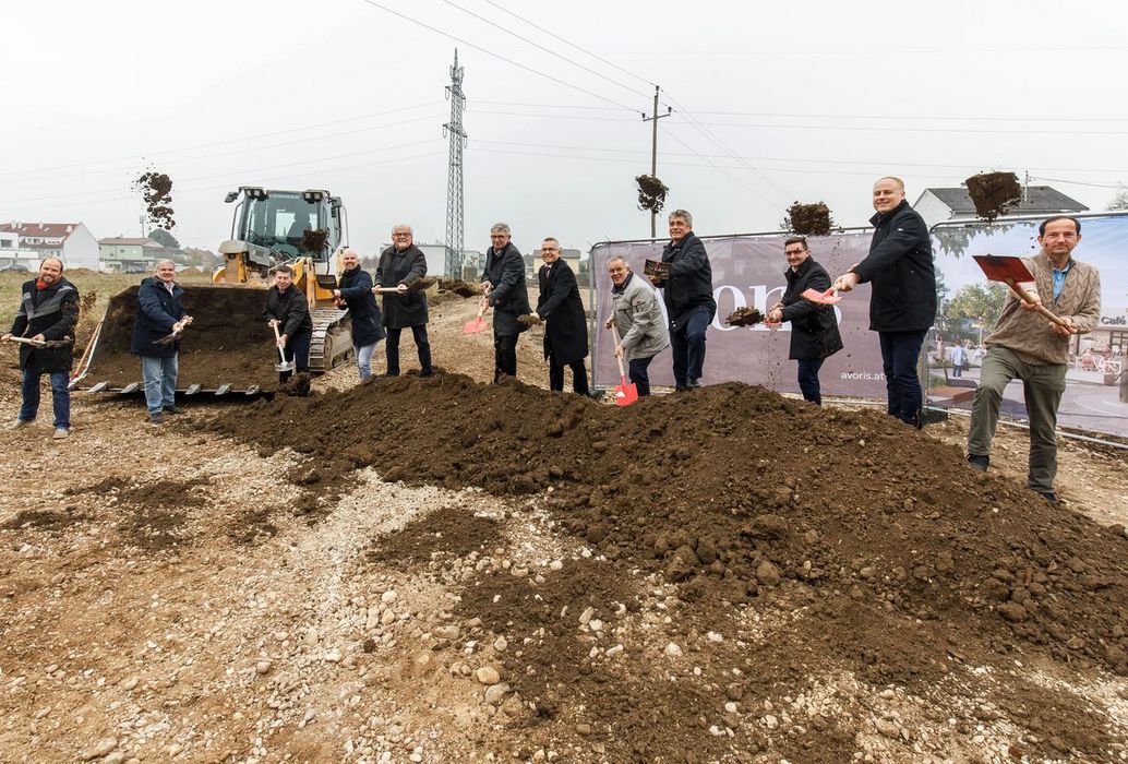 breaking_ground_in_traun_building_coming_home_dionysius_neighborhood_center_weidfeld