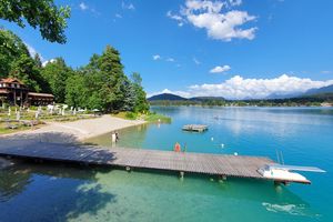 avoris_goes_to_faaker_lake_something_personal