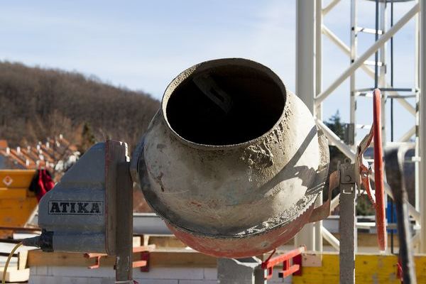 das_dach_ist_drauf_in_der_1_reihe_wienerwald_dachgleiche_baufortschritt