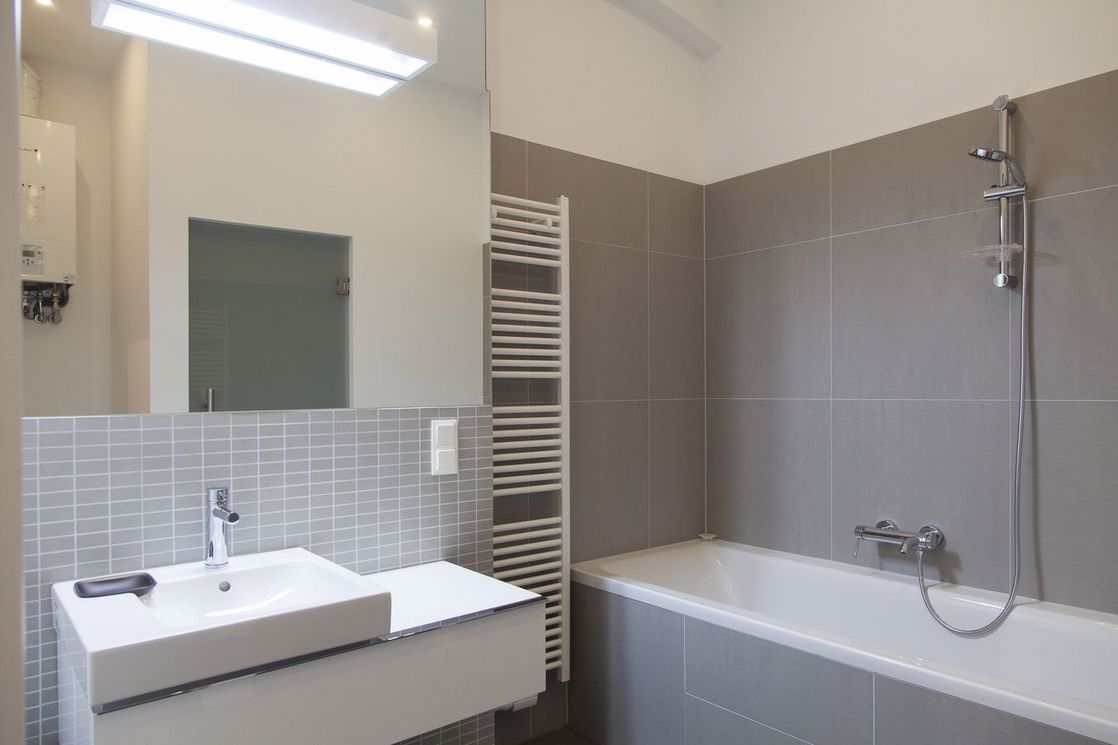 16er_charme_herbststrasse_wohnung_badezimmer