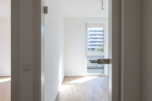 key_moment_city_country_kisses_completion