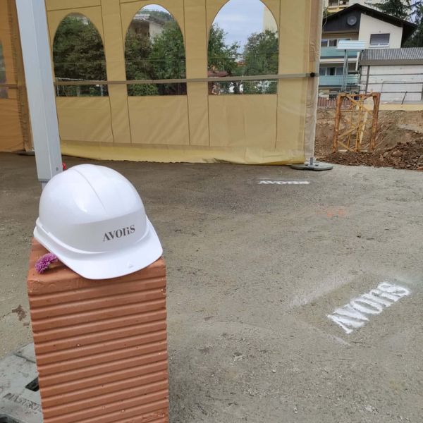 ein_grundstein_fuer_stadt_land_kuss_grundsteinlegung_feier