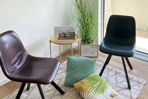 22er_meilensteine_samt_ausblick_1_reihe_wienerwald_villa_am_ruebenspitz_liesing_gardens