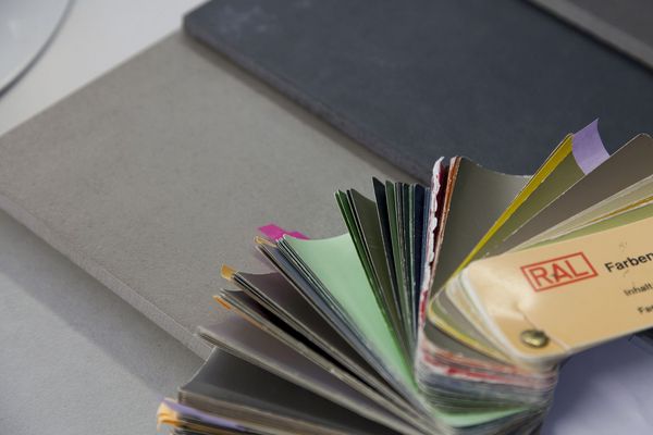 das_dach_ist_drauf_in_der_1_reihe_wienerwald_dachgleiche_baufortschritt