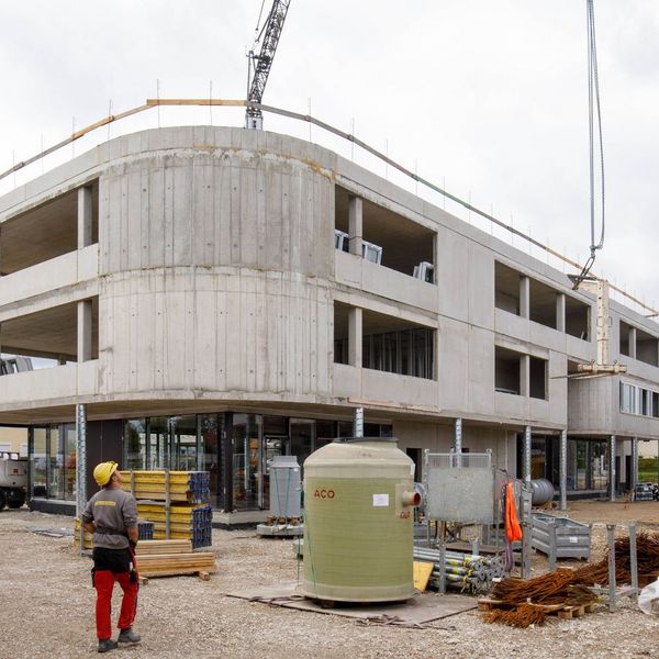 gleichenfeier_im_stz_weidfeld_baufortschritt_baustelle