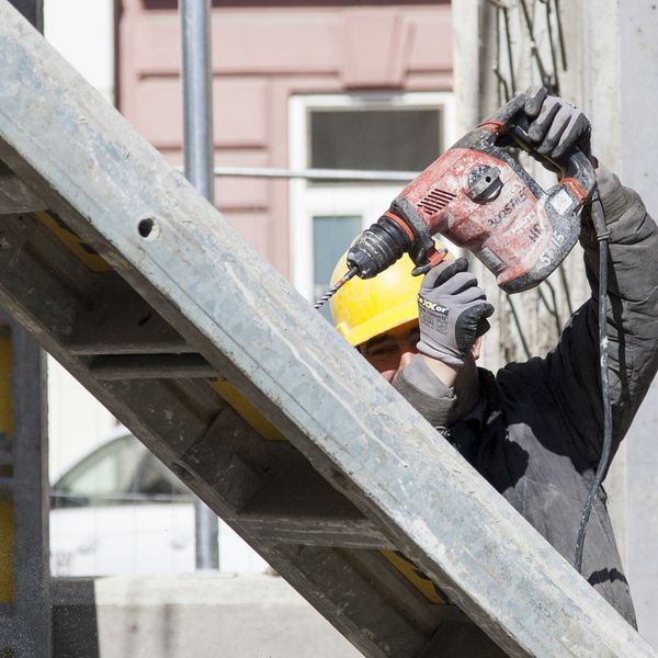 v_for_advancing_the_blend_construction_progress