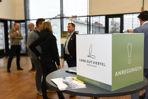 in_dialog_treten_land_gut_viertel_info_dialog_veranstaltung