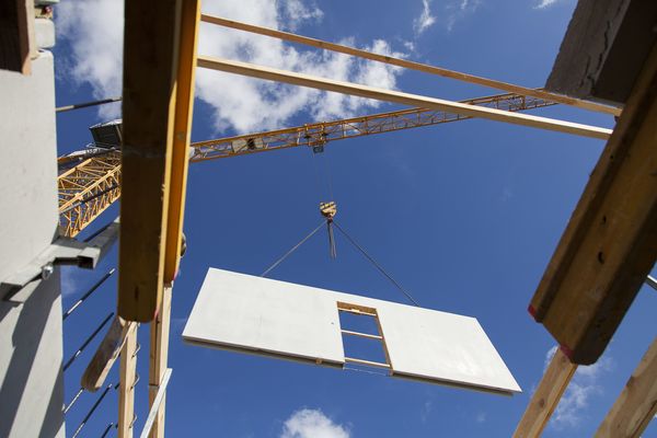 von_fliegenden_waenden_spruehenden_funken_st_gotthard_baustelle_baufortschritt