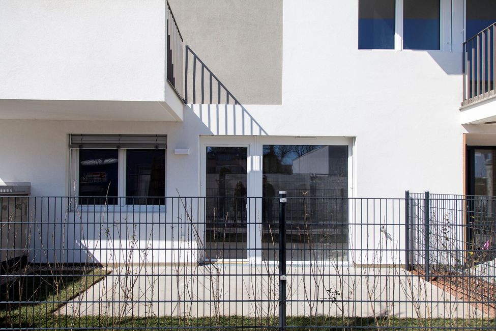 Erdgeschosswohnung mit Vorgarten