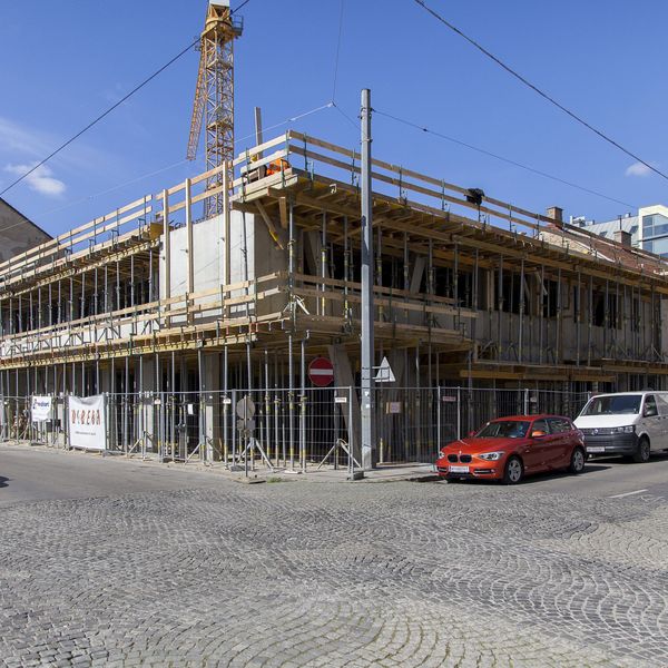 v_for_advancing_the_blend_construction_progress