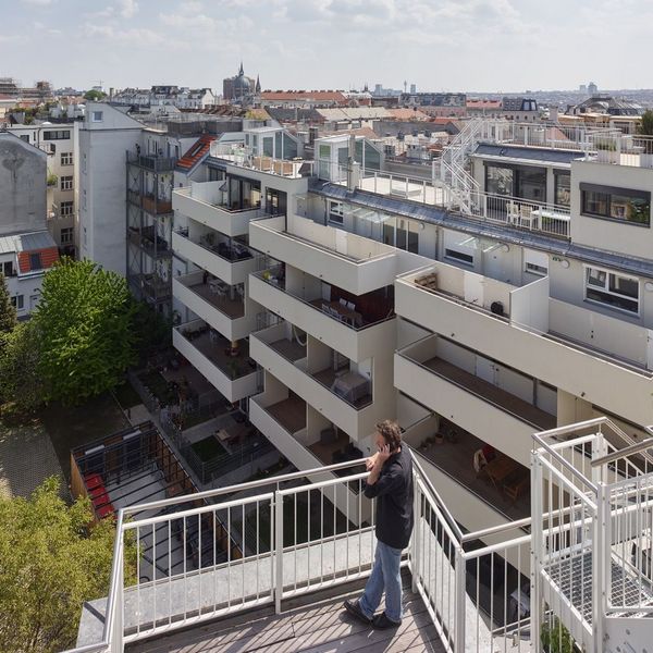inside_viktoriahof_building_coming_home_fertigstellung