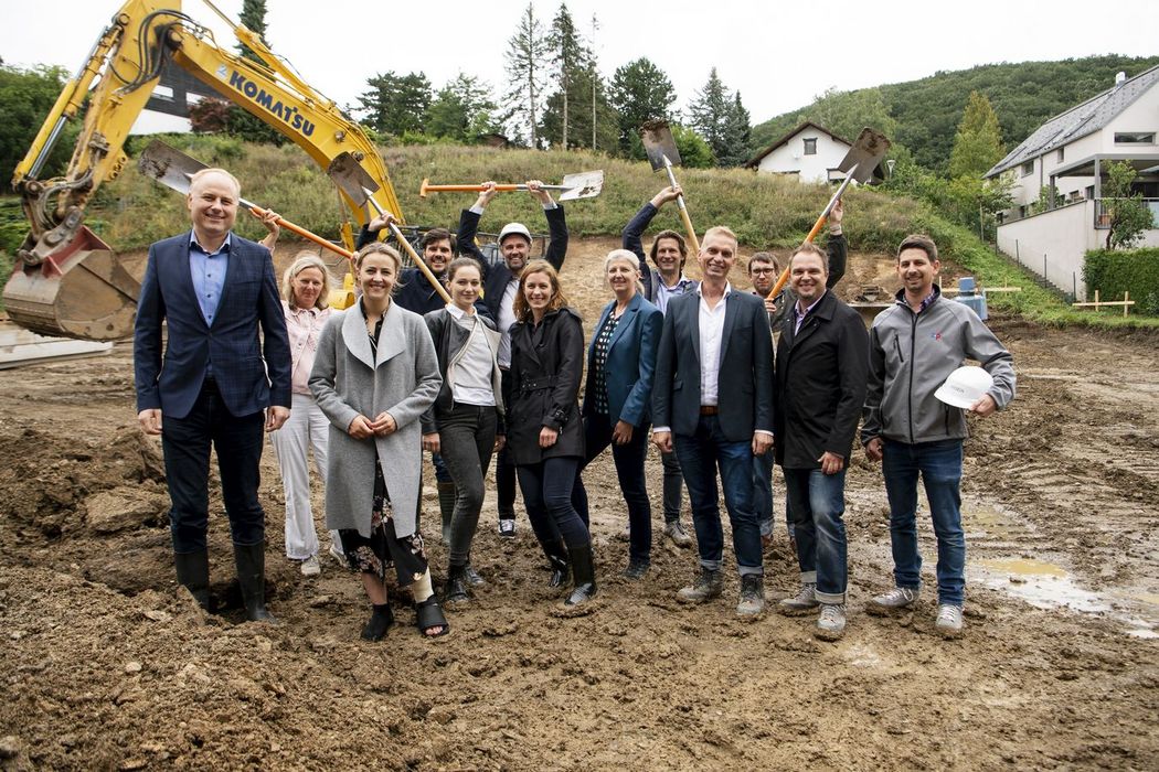 ready_your_shovels_at_wienerwald_view_building_coming_home