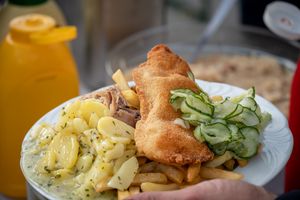 milestone_base_slap_grill_party_living_in_st_gotthard