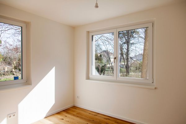 Blick aus dem Fenster in die Natur