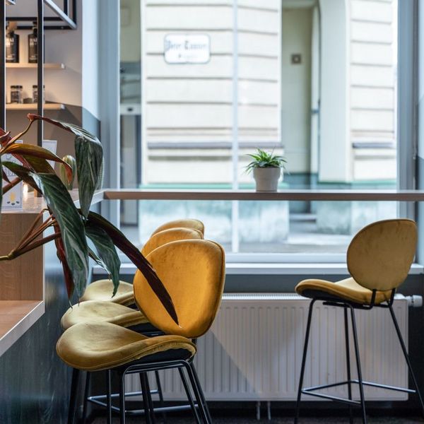 coffee_coworking_kremplhof_a_jewel_in_josefee_coworking_space_cafe
