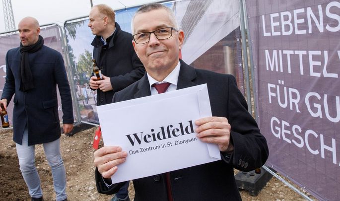 the_child_has_a_name_dionysius_neighborhood_center_weidfeld_mayor_rudolf_scharinger