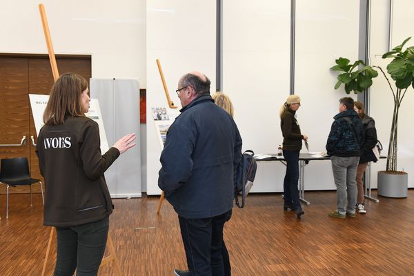 in_dialog_treten_land_gut_viertel_info_dialog_veranstaltung