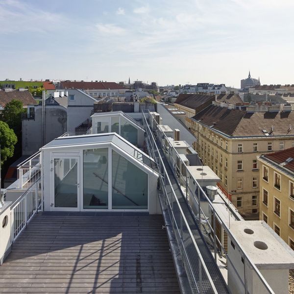 inside_viktoriahof_building_coming_home_fertigstellung