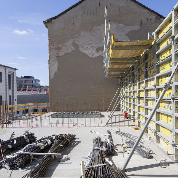 v_for_advancing_the_blend_construction_progress