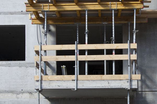 von_fliegenden_waenden_spruehenden_funken_st_gotthard_baustelle_baufortschritt