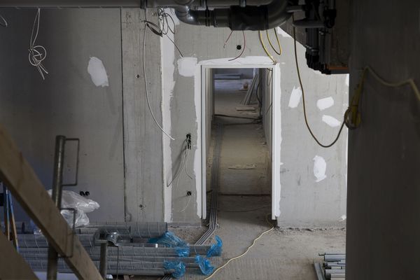 von_fliegenden_waenden_spruehenden_funken_st_gotthard_baustelle_baufortschritt