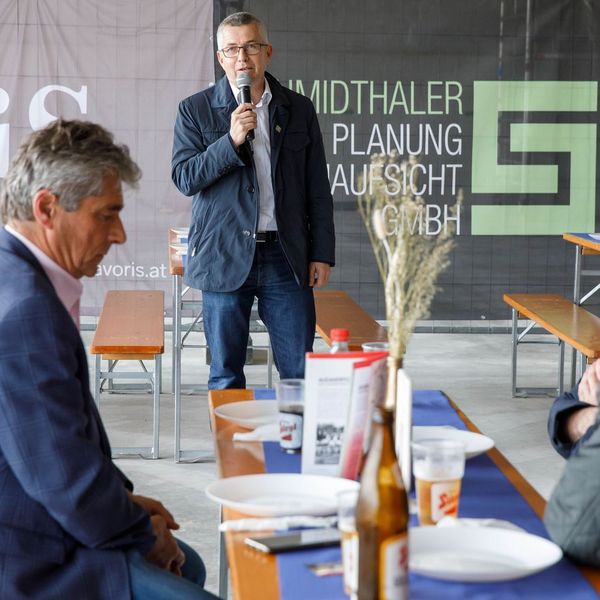 gleichenfeier_im_stz_weidfeld_baufortschritt