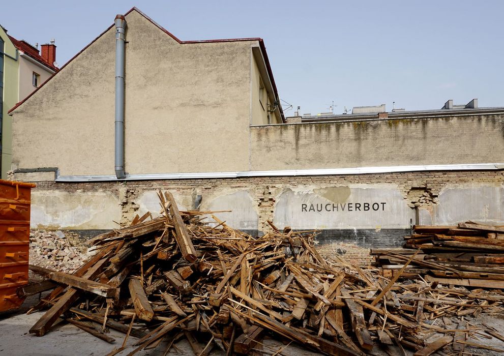 farewell_ye_olde_hunting_garage_building_coming_home_the_blend